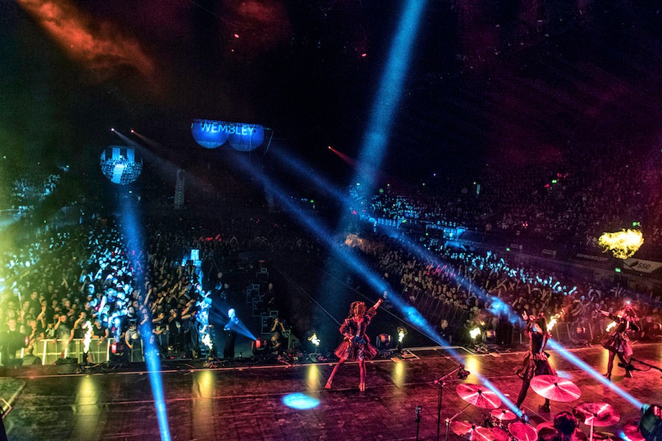 BABYMETAL「LIVE AT WEMBLEY」キービジュアル(Photo by Dana Distortion, (c) Amuse Inc.)