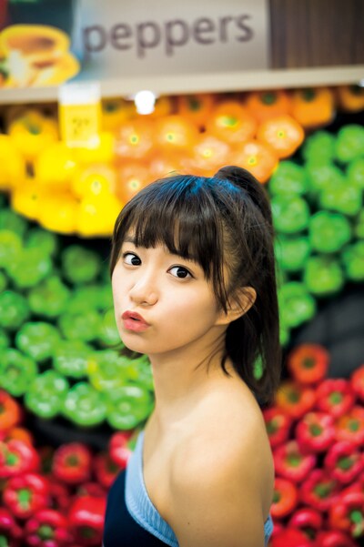 星名美怜1st写真集（タイトル未定）のワンカット。(c)細居幸次郎 / 週刊ヤングジャンプ