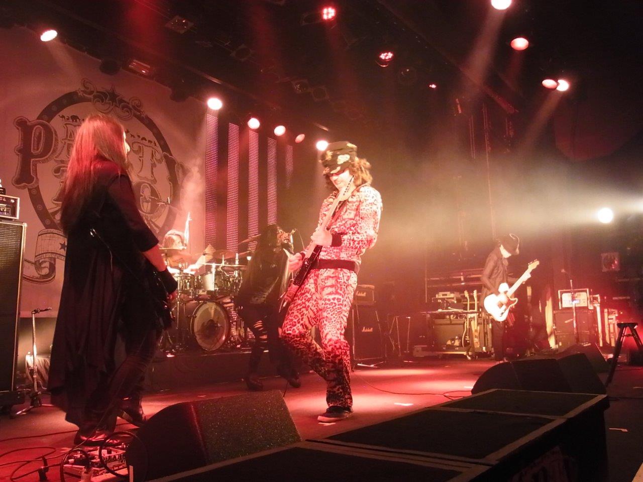 gibkiy gibkiy gibkiyとKenのセッションの様子。