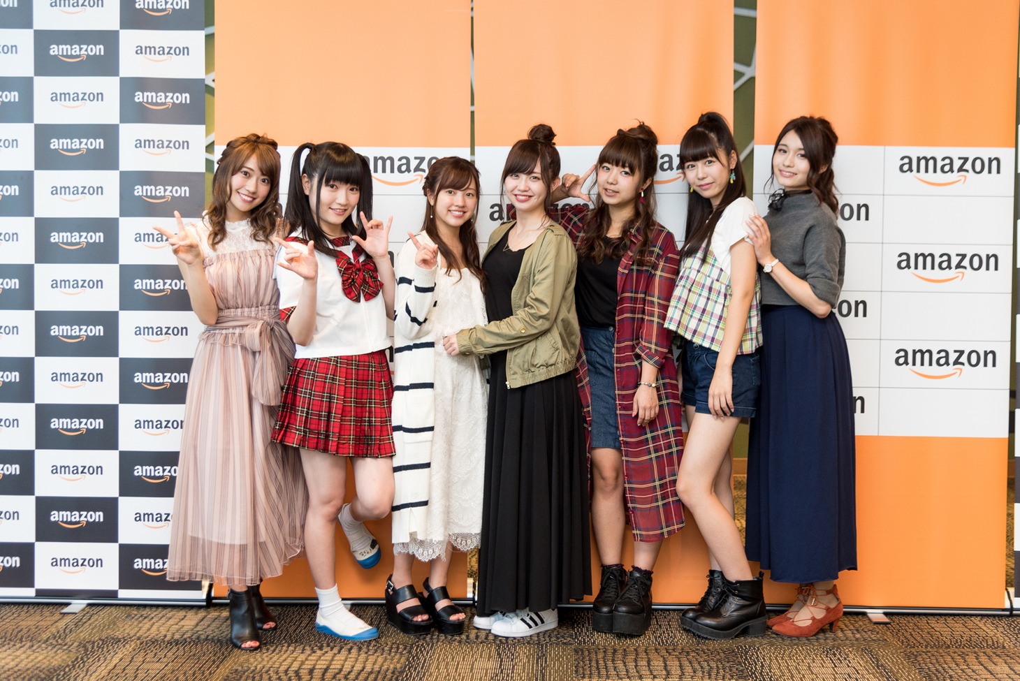 アマゾン本社でDVDイベントを行ったLinQ。（写真提供：株式会社ジョブ・ネット）