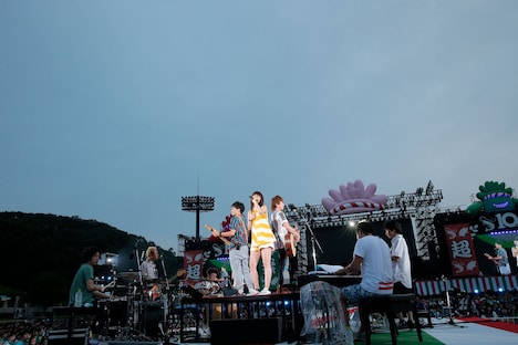 「SMBC / 三井住友銀行 Presents 超いきものまつり2016 地元でSHOW!! ～厚木でしょー!!!～ Supported by 爽健美茶」の様子。（写真提供：EPICレコードジャパン）