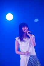 吉岡聖恵（Vo）（写真提供：EPICレコードジャパン）