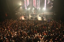 Wiennersによるライブの様子。（写真提供：ディア・ステージ）