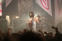 Wiennersによるライブの様子。（写真提供：ディア・ステージ）