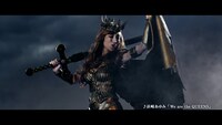 CLASH OF QUEENS」のCM「QUEEN'S SONG」編のワンシーン。