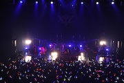 人気画像8位は「luz、そらまふ、赤飯ら豪華共演『XYZ TOUR』札幌にて大団円」より、「Secret Answer」歌唱時の様子。