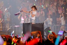 AKB48「AKB48グループ同時開催コンサートin横浜 ～今年はランクインできました祝賀会～」の模様。(c)AKS