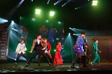 超特急と千鳥のコラボの様子。（撮影：M.ミチコ）