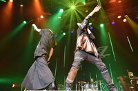 左からまふまふ、そらる。