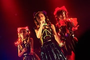 「『POPCONE LIVE!』DEVIL NO ID LAUNCH LIVE & UTOMARU ART EXHIBITION」の様子。(photo by katsuhiko morihiro)