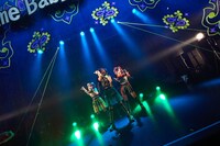 「『POPCONE LIVE!』DEVIL NO ID LAUNCH LIVE & UTOMARU ART EXHIBITION」の様子。（photo by katsuhiko morihiro）