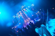 「『POPCONE LIVE!』DEVIL NO ID LAUNCH LIVE & UTOMARU ART EXHIBITION」の様子。(photo by katsuhiko morihiro)