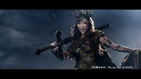 CLASH OF QUEENS」のCM「QUEEN'S SONG」編のワンシーン。