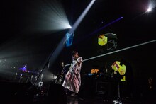 illion「PLANETARIAN」ライブ映像のワンシーン。