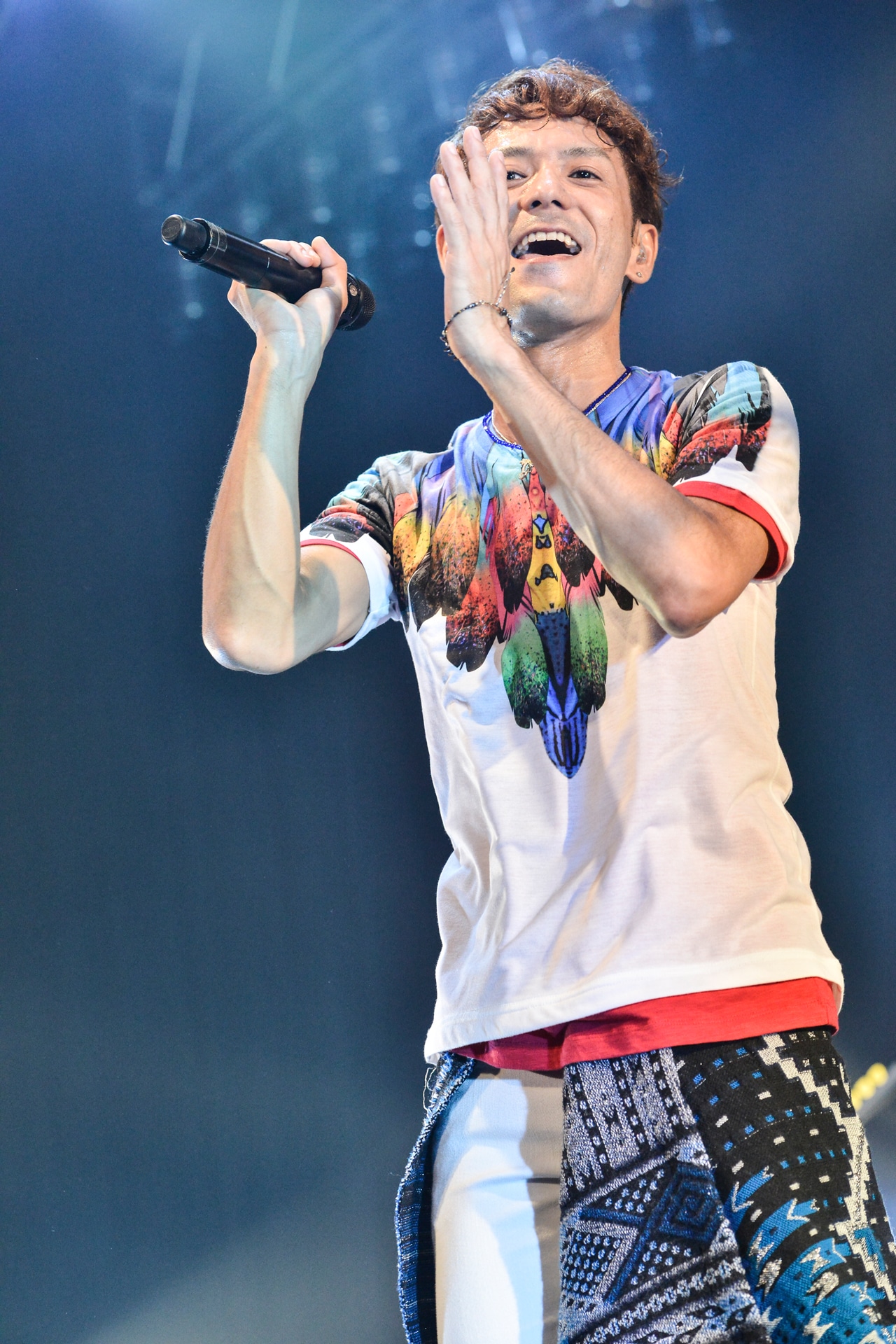 新里英之（Vo, G / HY）（Photo by AZUSA TAKADA）