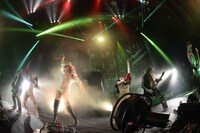 In This Moment （撮影：緒車寿一、田中和子）