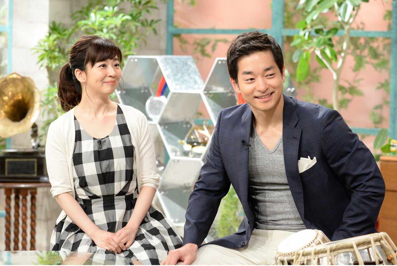MCの松尾由美子アナウンサー、五嶋龍。(c)テレビ朝日
