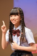 さくら学院の校則を答える森萌々穂。