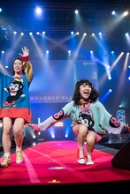 左から如月愛海、成海5才。（ぜんぶ君のせいだ。）（撮影：稲垣謙一）