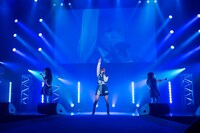 プティパ -petit pas!-によるライブの様子。（撮影：稲垣謙一）