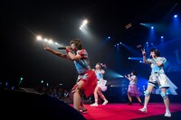 ゆるめるモ！によるライブの様子。（撮影：稲垣謙一）