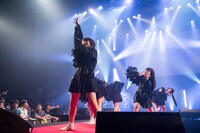 BELLRING少女ハートによるライブの様子。（撮影：稲垣謙一）