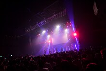 BELLRING少女ハートによるライブの様子。（撮影：稲垣謙一）