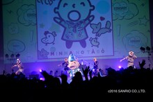 MAGiC BOYZとみんなのたあ坊のコラボの様子。（撮影：笹森健一）