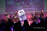 SUPER★DRAGONとけろけろけろっぴのコラボの様子。（撮影：笹森健一）