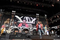 TUBE（撮影：釘野孝宏）