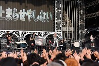 UVERworld（撮影：釘野孝宏）