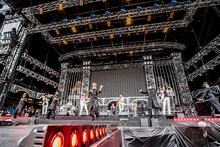 東京スカパラダイスオーケストラと氣志團のコラボレーション。（撮影：青木カズロー）