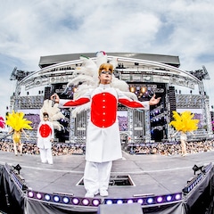 「氣志團万博」初日に神威♂楽園、金爆、UVER、AAAらが強力ライブ