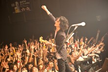 「DOES 10th Anniversary Live『Thanksgiving!』in AKASAKA BLITZ」の様子。（撮影：新保勇樹）