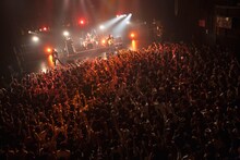 「DOES 10th Anniversary Live『Thanksgiving!』in AKASAKA BLITZ」の様子。（撮影：新保勇樹）