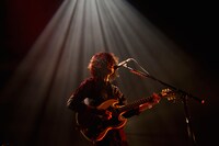 氏原ワタル（Vo, G）（撮影：新保勇樹）