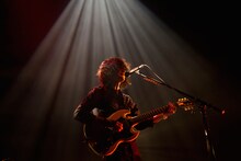 氏原ワタル（Vo, G）（撮影：新保勇樹）