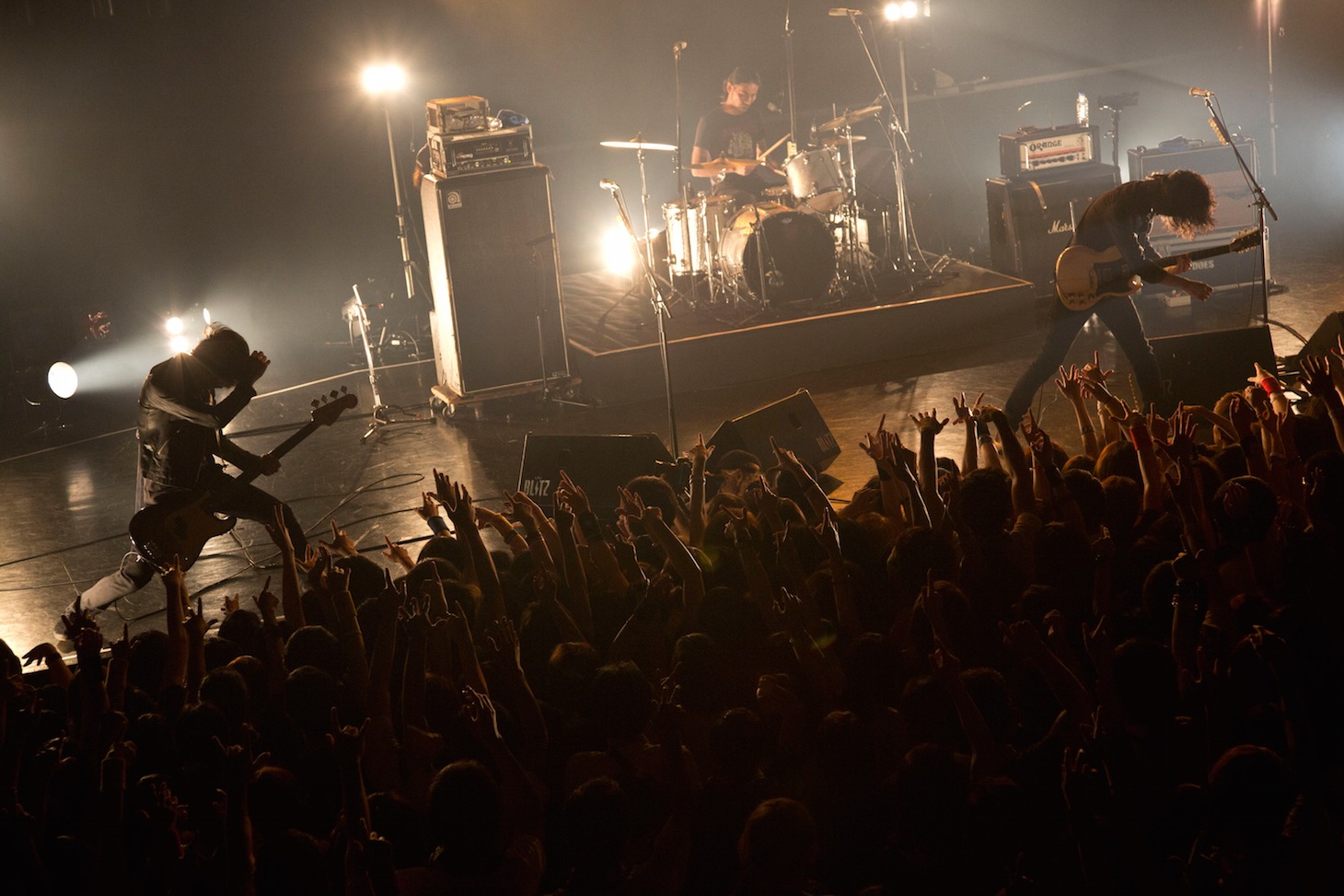 「DOES 10th Anniversary Live『Thanksgiving!』in AKASAKA BLITZ」の様子。（撮影：新保勇樹）