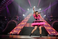 人気画像10位は「あーりんソロコンで横アリが一面ピンクに！78回あーりん連呼の新曲も」より、佐々木彩夏「AYAKA-NATION 2016 in 横浜アリーナ」の様子。（photo by HAJIME KAMIIISAKA）