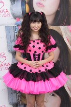 「ももクロの衣装は暑苦しいのが多いのでいっぱい露出します」と計8回の衣装チェンジを行ったあーりん。