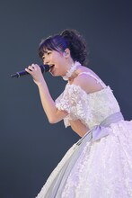 佐々木彩夏「AYAKA-NATION 2016 in 横浜アリーナ」の様子。（photo by HAJIME KAMIIISAKA）