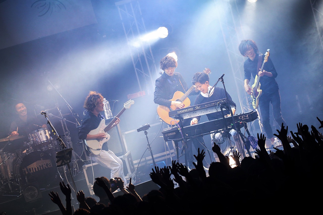 sumika「『アンサーパレード』Release Tour Final OnemanLive【Little crown #3】」の様子。（撮影：後藤壮太郎）
