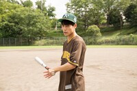 「次ナルTV-G」のMCを務めるユースケ。