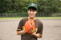 「次ナルTV-G」のMCを務めるユースケ。