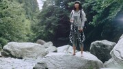 「サントリー天然水」新CM「水の山行ってきた南アルプス」篇のワンシーン。