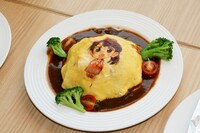 山北早紀考案のフードメニュー「さきさまの萌え萌え▽おむらいちゅ」。