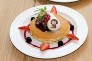 若井友希考案のフードメニュー「ゆうきリンリン！ ベリーVeryうまうまパンケーキ」。