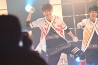 ユーキ（中央）