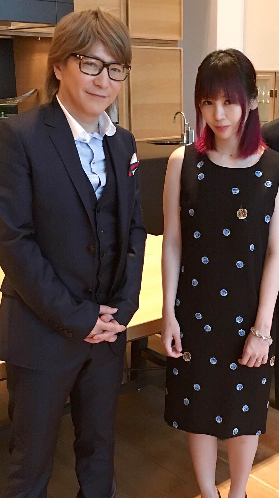 左から小室哲哉、大森靖子。