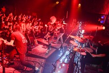 INORAN「INORAN TOUR 2016 -Thank you-」の様子。（写真提供：キングレコード）